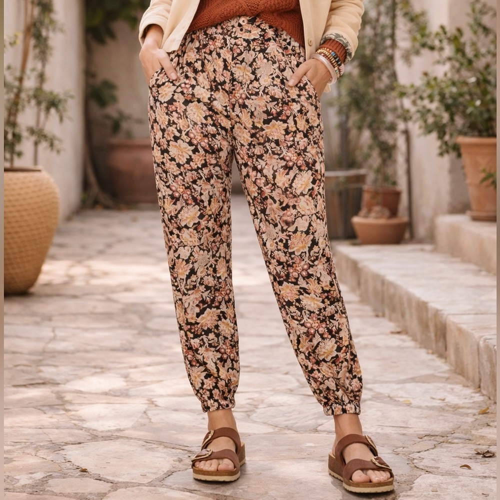Anthropologie Diandra Pleated Floral Joggers | Ankle zip | Size 4 (Runs Big)